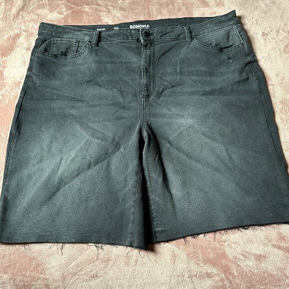 Sonoma Women's Plus 20W Grey Bermuda Shorts High Rise Raw Hem Distressed New - Picture 1 of 9
